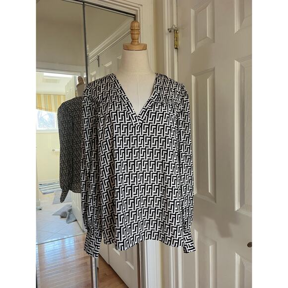 Express Fendi Style Pattern Flowy V-neck Long Sleeve Shirt - Picture 3 of 11